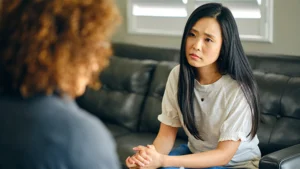 Por que tantos imigrantes enfrentam ansiedade e depressão?