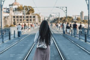  O peso invisível de ser mulher imigrante