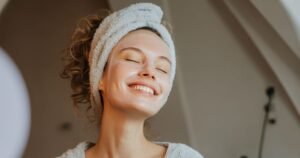 O poder da rotina noturna: o que acontece com a pele enquanto dormimos