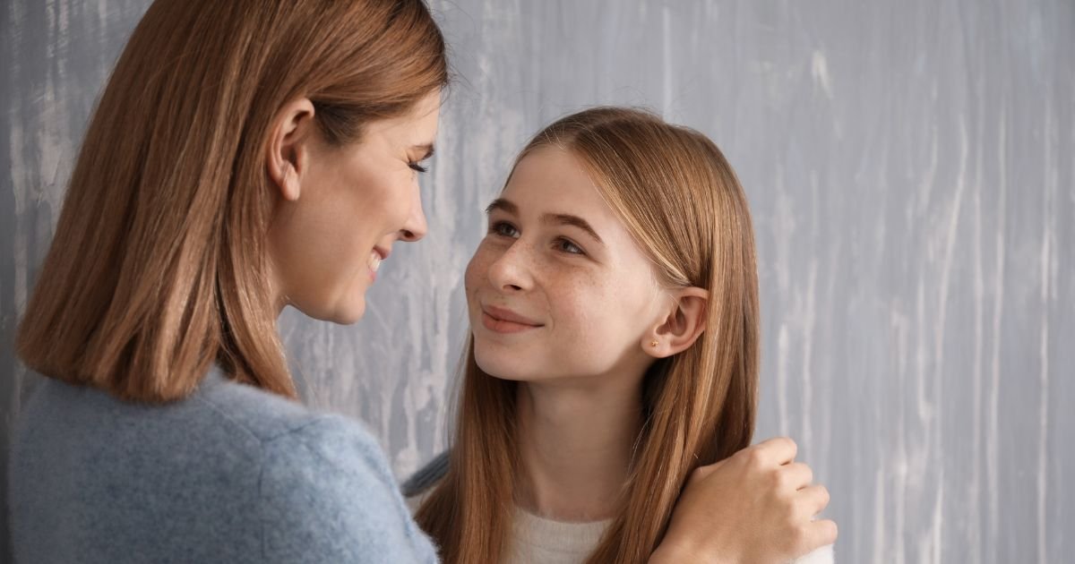 Um dia ela quer colo, no outro privacidade: o diário de ser mãe de uma quase adolescente