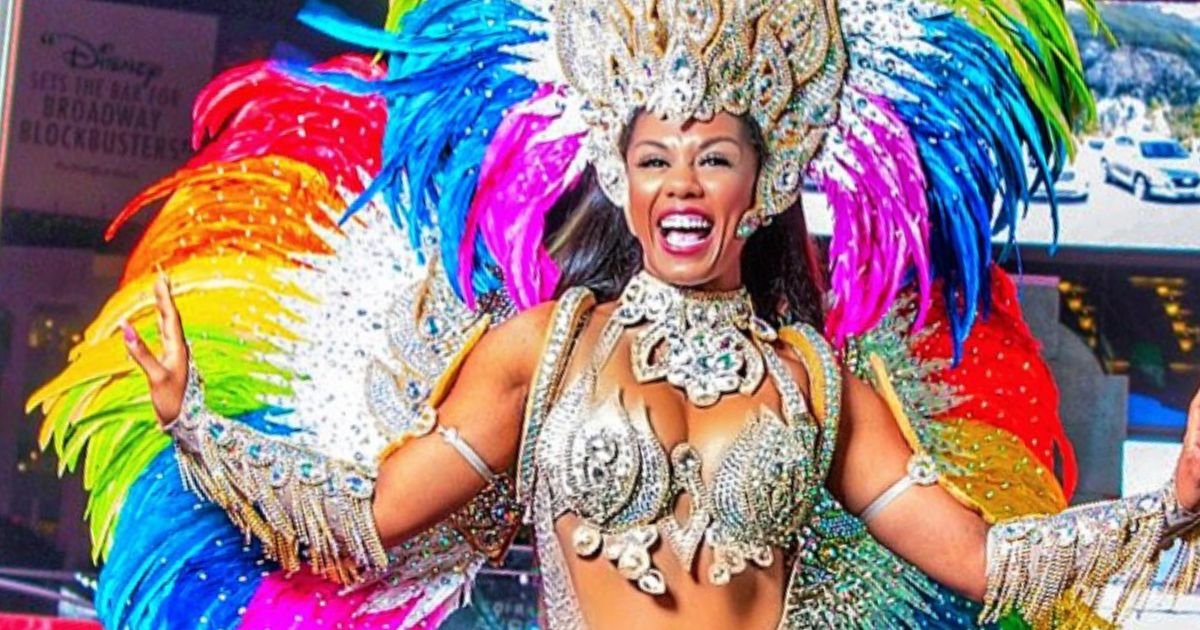 🎭 Carnaval Sem Data: Cultura Brasileira Não Pede Licença. Ela Chega Desfilando 💃🏽🔥✨
