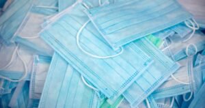 Variante “Cigarra”: Nova cepa da COVID-19 é detectada em águas residuais de Massachusetts