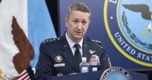 Irã intensifica ataques a navios ao longo de rota petrolífera estratégica