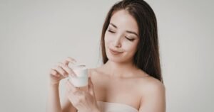 Pele Jovem, Cuidado Inteligente: O Básico que Evita o Complexo