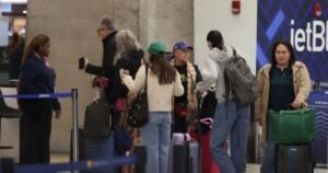 Crise na TSA: Aeroporto Logan resiste ao caos, mas sindicato alerta para “colapso” iminente