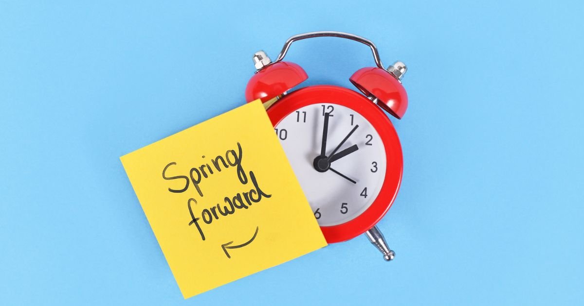 Prepare o despertador: Horário de Verão 2026 começa neste domingo