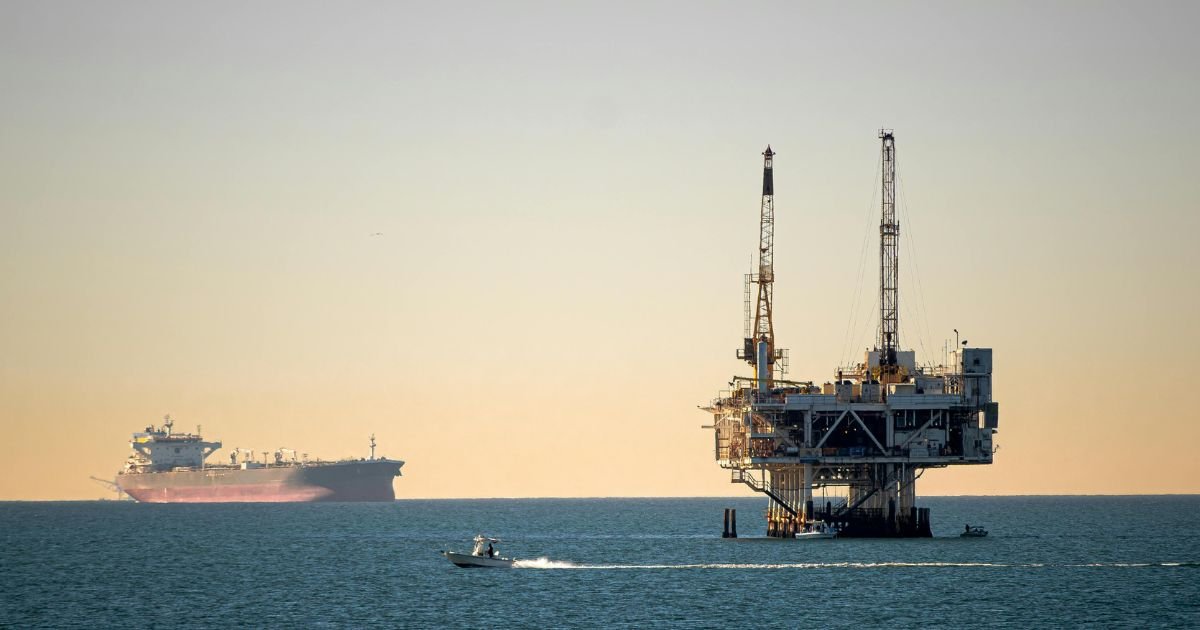 Aumento do petróleo deve afetar a economia global: Barril a US$ 110 acende alerta de inflação e recessão