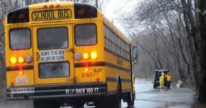 Neve e gelo provocam fechamentos e atrasos em dezenas de escolas de Massachusetts nesta quarta (4)