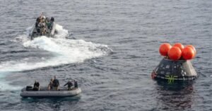 Missão Artemis II: Astronautas retornam à Terra após jornada histórica à Lua