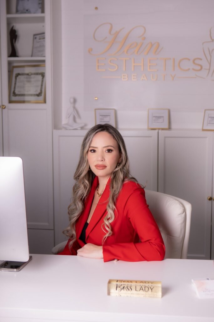 Elisangela Hein no escrito da Hein esthetics. 