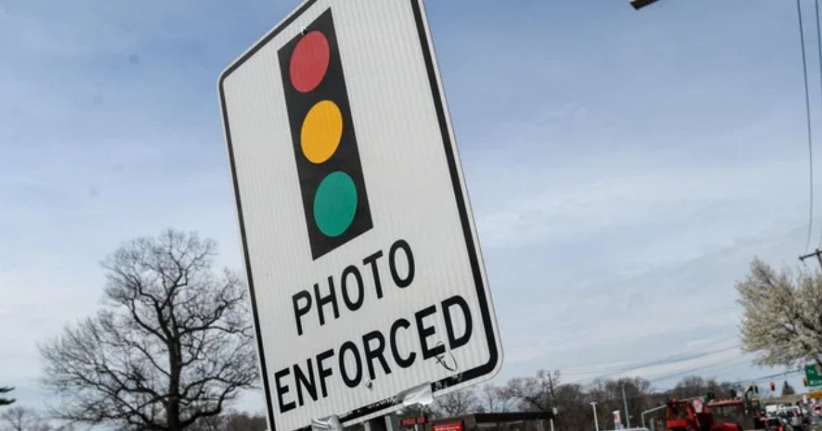 Novo Projeto de Lei em Massachusetts Propõe Multas por Câmeras de Velocidade e Semáforo