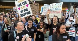 Bloqueio patronal em Boston: Sem novas negociações, greve das enfermeiras do Brigham entra no terceiro dia
