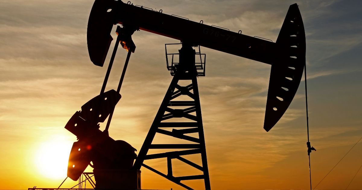 Tensão no Oriente Médio: Petróleo dispara mais de 6% com fim de cessar-fogo entre EUA e Irã