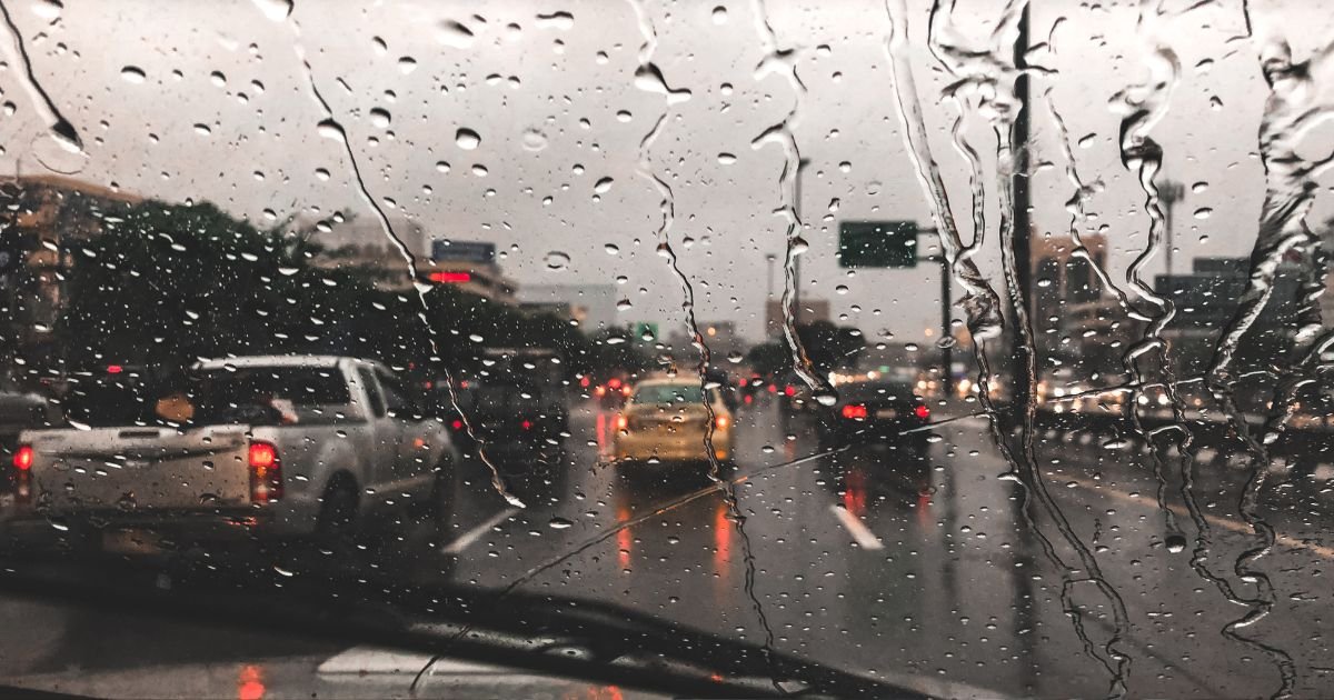 Alerta em New England: Frente fria traz risco severo de enchentes repentinas e ventos de até 65 km/h