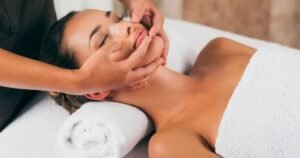 Massagem Facial e Drenagem Linfática: Aliadas no Alívio das Tensões do Dia a Dia