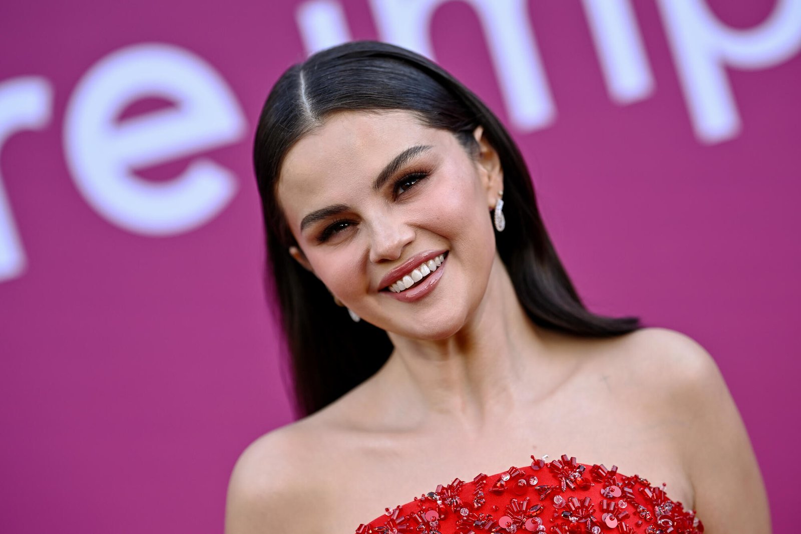 Selena Gomez Diz que Vape de Nicotina Mudou Sua Voz de Forma Permanente e Comemora Ter Parado