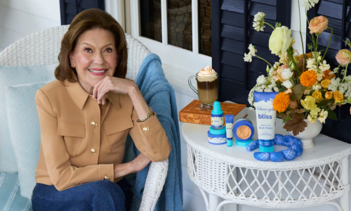 Kelly Bishop e Bliss Trazem a Nostalgia de Gilmore Girls para Sua Rotina de Skincare