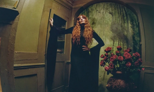 Florence Welch Revela Estética Gótica em Novo Álbum de Halloween