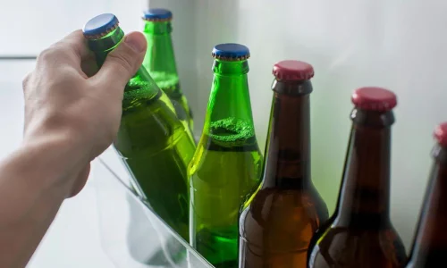 Consumo de álcool atinge nível mais baixo entre americanos, e maioria vê risco à saúde