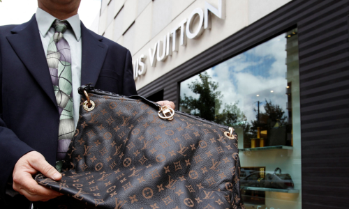Louis Vuitton Vence Processo Milionário Contra Rede de Falsificação nos EUA