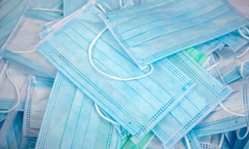 Variante “Cigarra”: Nova cepa da COVID-19 é detectada em águas residuais de Massachusetts