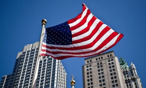 Inflação nos EUA dispara com salto recorde nos preços dos combustíveis