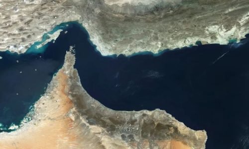 Irã aprova plano para implantar pedágios e restringir tráfego no Estreito de Ormuz