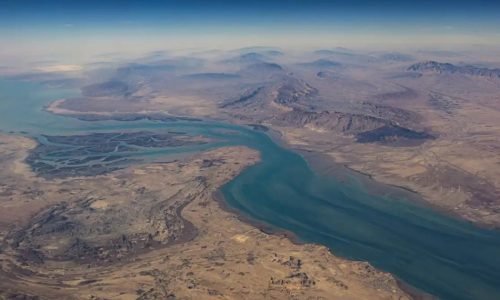 Vista aérea da costa iraniana e da ilha de Qeshm, no estreito de Ormuz, em 10 de dezembro de 2023. REUTERS/Stringer/Foto de arquivo