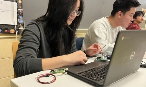 Missão Artemis II: Estudantes de Massachusetts celebram recorde espacial e novas descobertas lunares