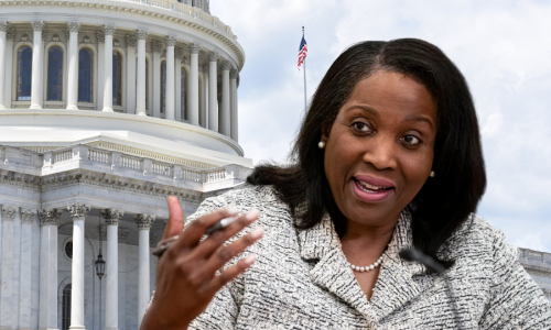 Tribunal dos EUA barra tentativa de Trump de demitir Lisa Cook e preserva autonomia do Fed