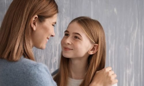 Um dia ela quer colo, no outro privacidade: o diário de ser mãe de uma quase adolescente