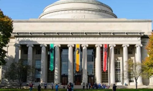 MIT e AASA Lançam Iniciativa em Boston para Moldar o Futuro da IA nas Escolas Públicas