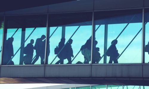 Paralisação nos EUA: Falta de Verba pode Fechar Aeroportos em 2026