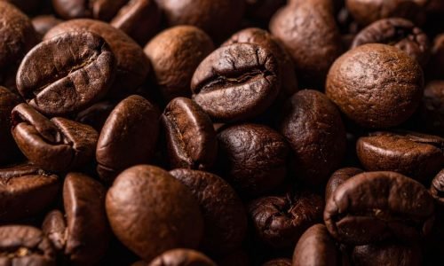 Recall de café afeta Massachusetts e outros 9 estados; erro de rotulagem traz risco à saúde