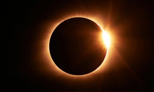 Eclipse solar e chuva de meteoros: o que ver no céu de New England hoje