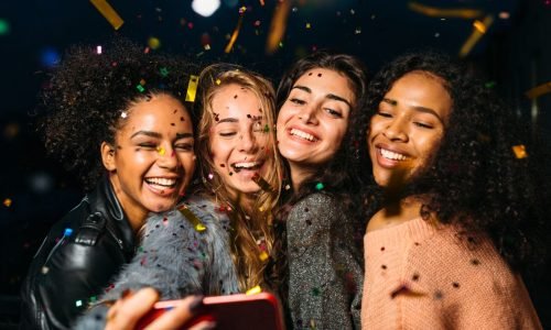 🌷🔥 Abril em Chamas: Entre Flores, Desejos e Noites que Prometem Demais