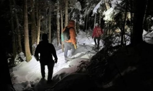 Tendência perigosa de esqui no TikTok provoca aumento de resgates em Vermont