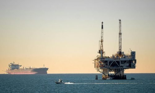 Aumento do petróleo deve afetar a economia global: Barril a US$ 110 acende alerta de inflação e recessão