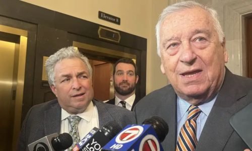 Câmara de Massachusetts aprova proibição de redes sociais para menores de 14 anos