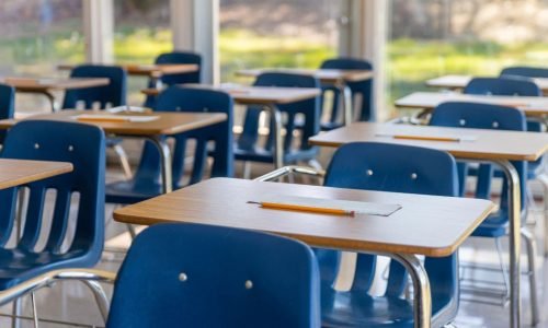 Comitê Escolar de Boston aprova fechamento de três escolas e mudanças em outras unidades; entenda o impacto